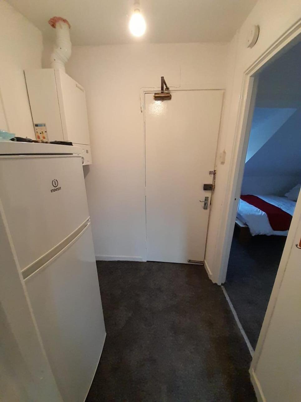 Entire Victoria Park Cardiff Apartment With Free Street Parking Bus 17 And 18 Direct To Cardiff City Centre, Fast Free Wi-Fi Exteriör bild
