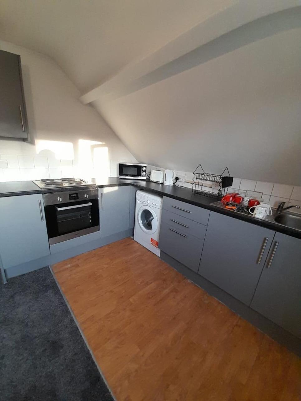 Entire Victoria Park Cardiff Apartment With Free Street Parking Bus 17 And 18 Direct To Cardiff City Centre, Fast Free Wi-Fi Exteriör bild