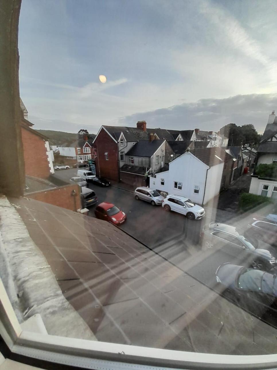 Entire Victoria Park Cardiff Apartment With Free Street Parking Bus 17 And 18 Direct To Cardiff City Centre, Fast Free Wi-Fi Exteriör bild