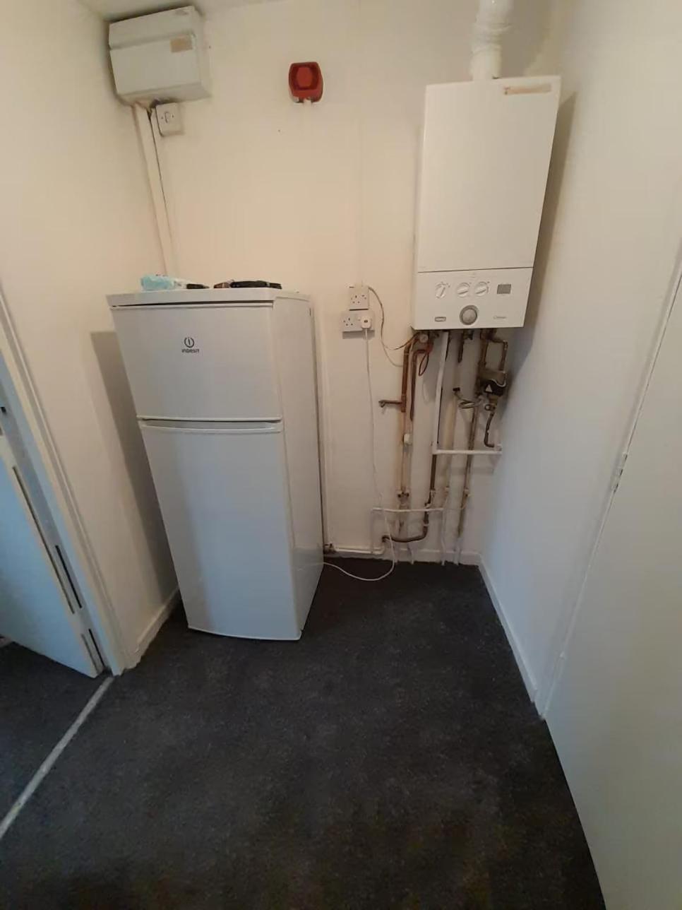 Entire Victoria Park Cardiff Apartment With Free Street Parking Bus 17 And 18 Direct To Cardiff City Centre, Fast Free Wi-Fi Exteriör bild