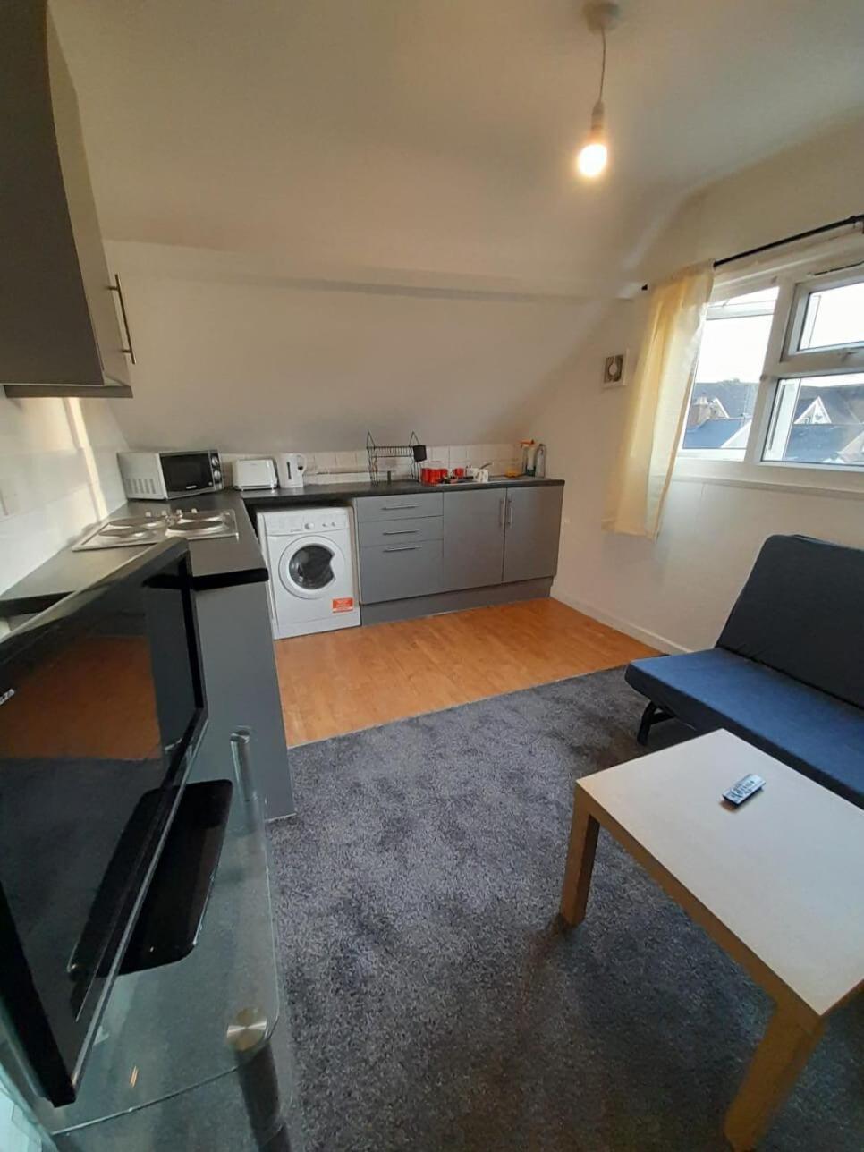 Entire Victoria Park Cardiff Apartment With Free Street Parking Bus 17 And 18 Direct To Cardiff City Centre, Fast Free Wi-Fi Exteriör bild