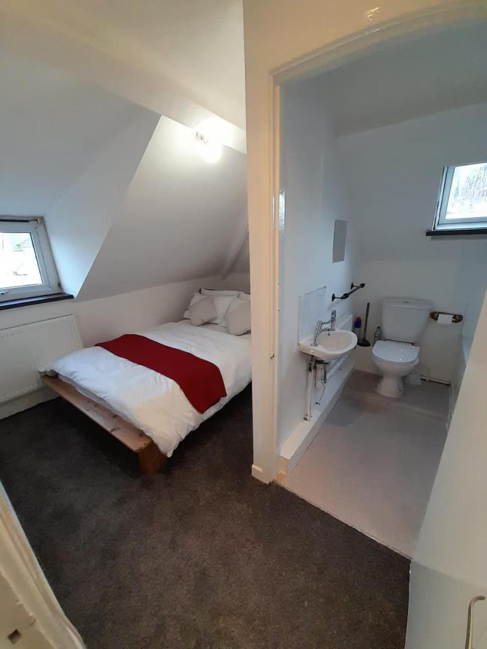 Entire Victoria Park Cardiff Apartment With Free Street Parking Bus 17 And 18 Direct To Cardiff City Centre, Fast Free Wi-Fi Exteriör bild