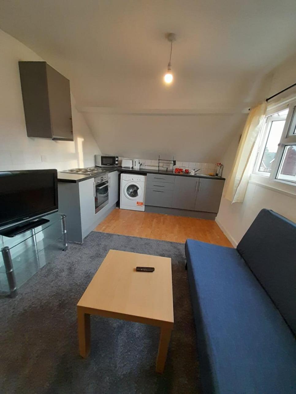 Entire Victoria Park Cardiff Apartment With Free Street Parking Bus 17 And 18 Direct To Cardiff City Centre, Fast Free Wi-Fi Exteriör bild